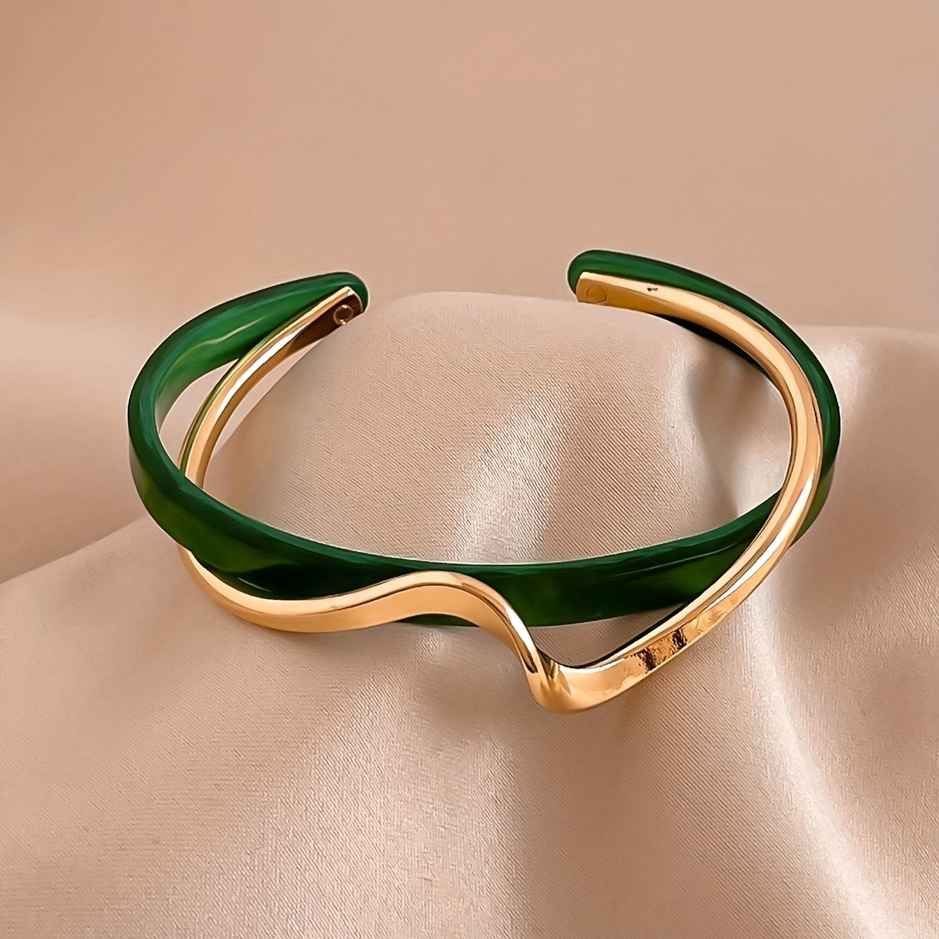Green / Adjustable