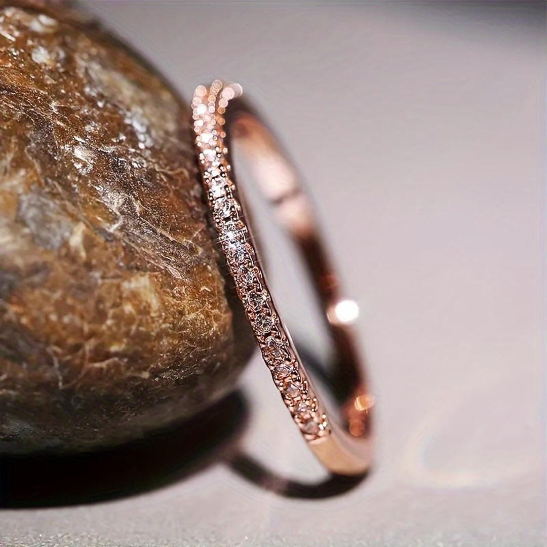 Rose Gold / UK V½ | EU 64