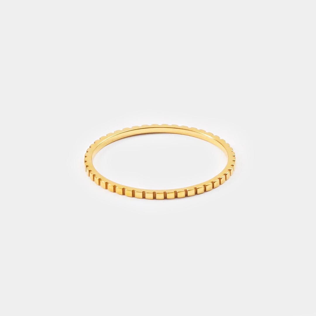 Gold / UK V½ | EU 64
